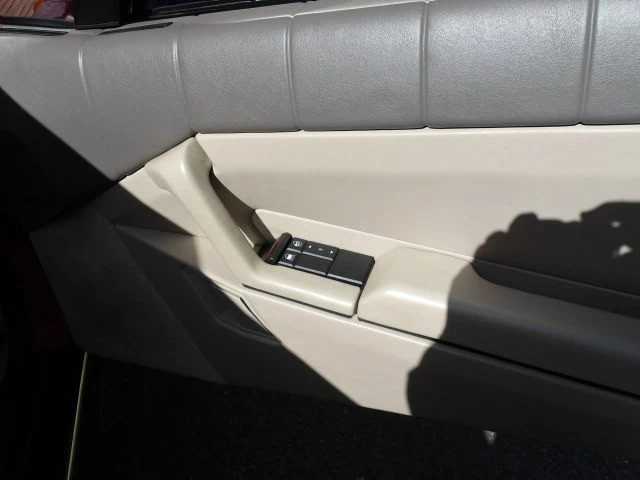 1991 Cadillac Allante - Image 2 of 21