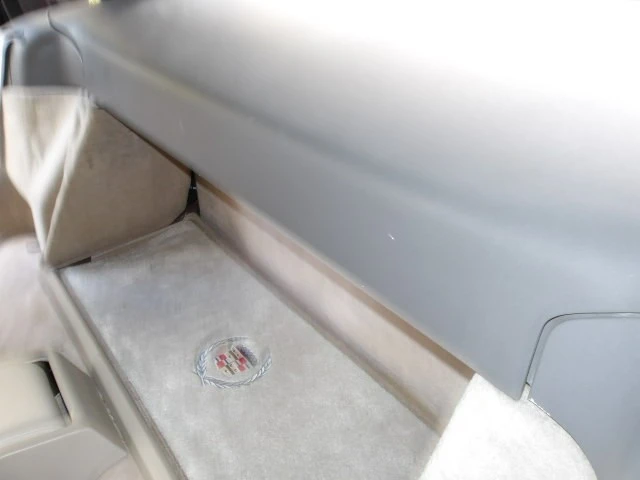 1991 Cadillac Allante - Image 8 of 21