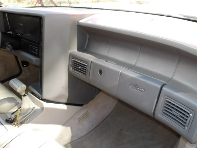 1991 Cadillac Allante - Image 6 of 21