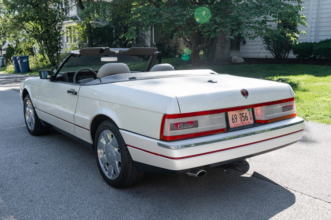 1991 Cadillac Allante - Image 3 of 31
