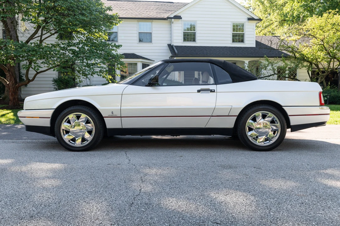 1991 Cadillac Allante - Image 18 of 31