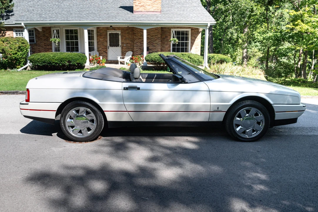 1991 Cadillac Allante - Image 6 of 31