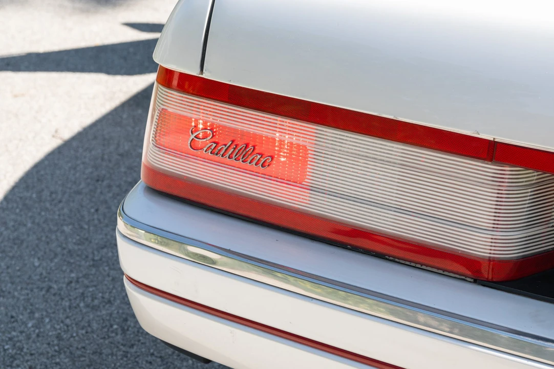 1991 Cadillac Allante - Image 29 of 31