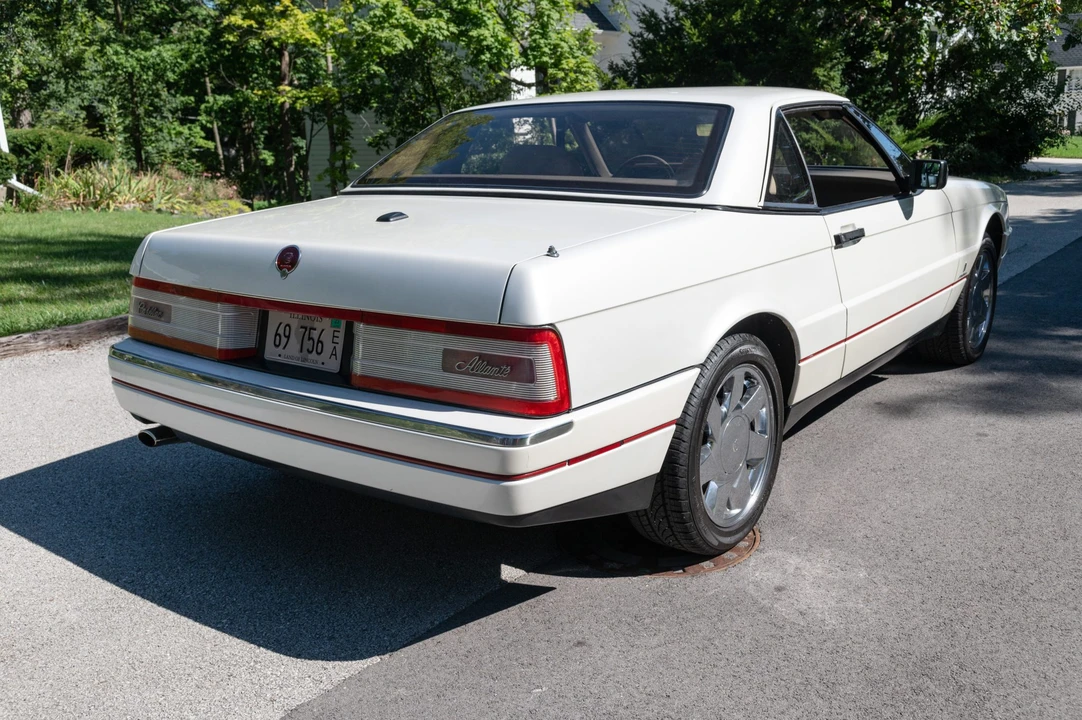 1991 Cadillac Allante - Image 13 of 31