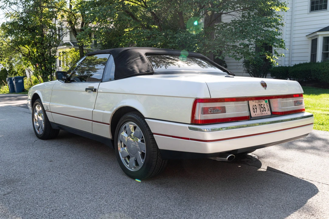 1991 Cadillac Allante - Image 19 of 31