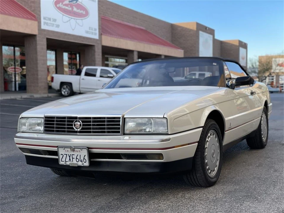 1991 Cadillac Allante - Image 17 of 31