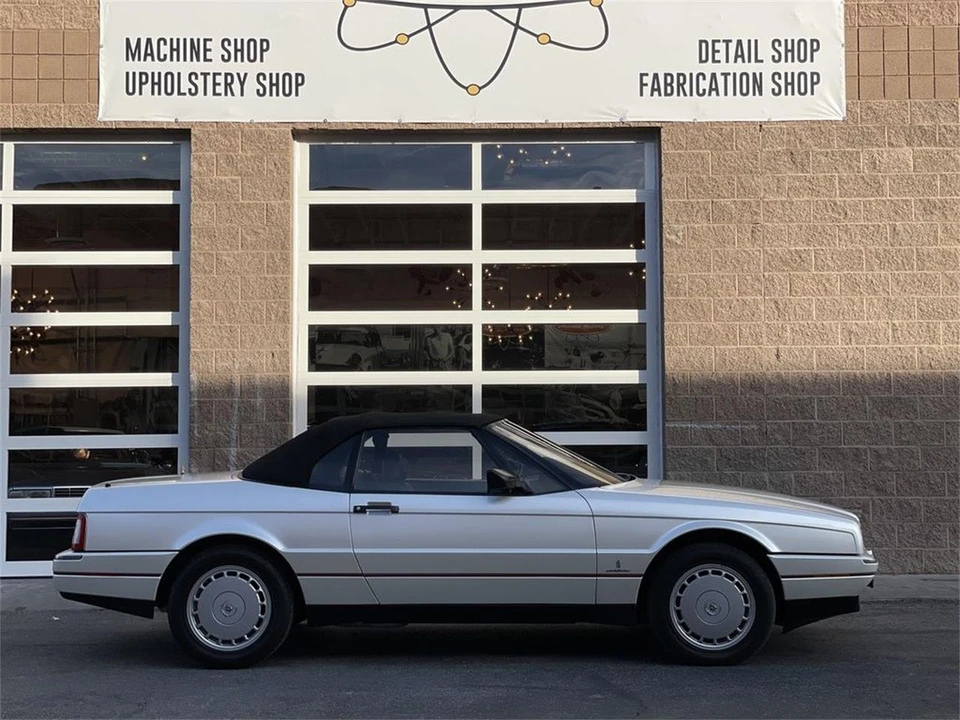 1991 Cadillac Allante - Image 23 of 31