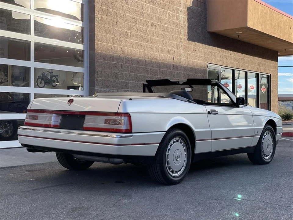 1991 Cadillac Allante - Image 3 of 31