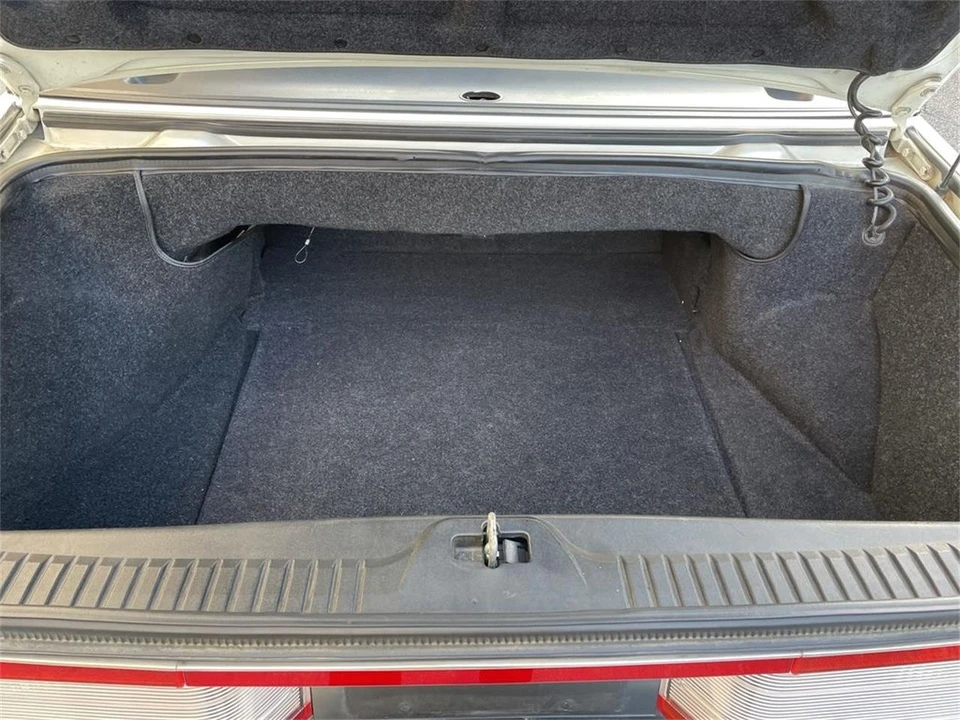 1991 Cadillac Allante - Image 25 of 31