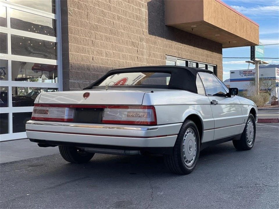 1991 Cadillac Allante - Image 21 of 31