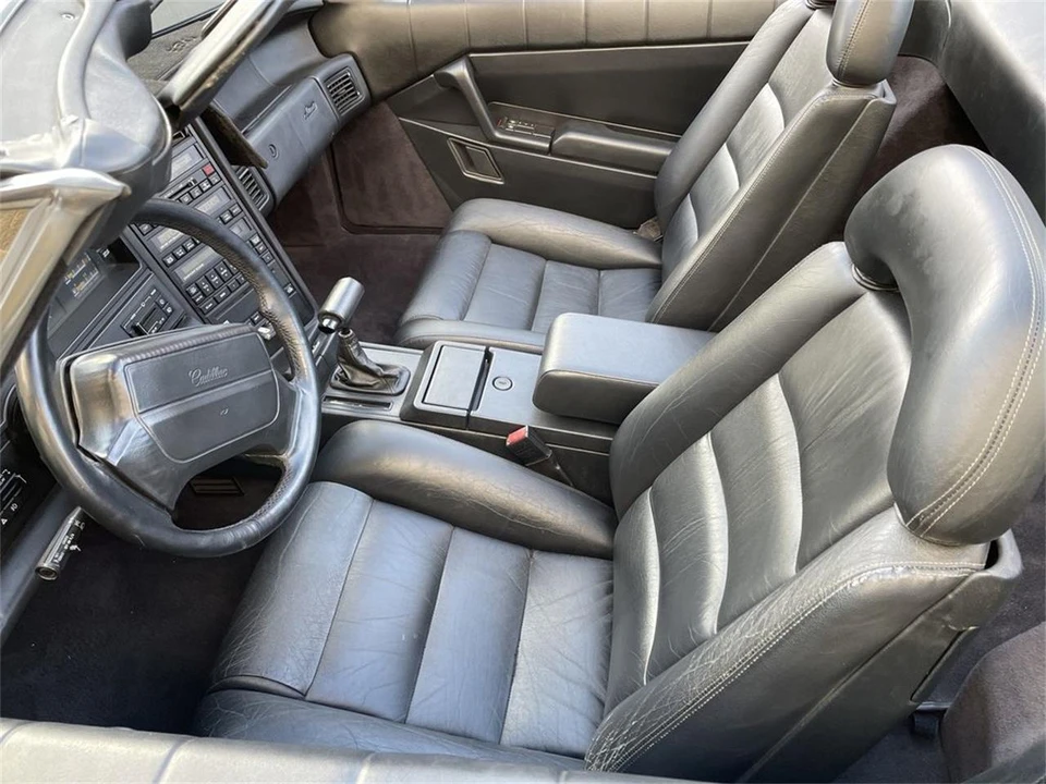 1991 Cadillac Allante - Image 11 of 31
