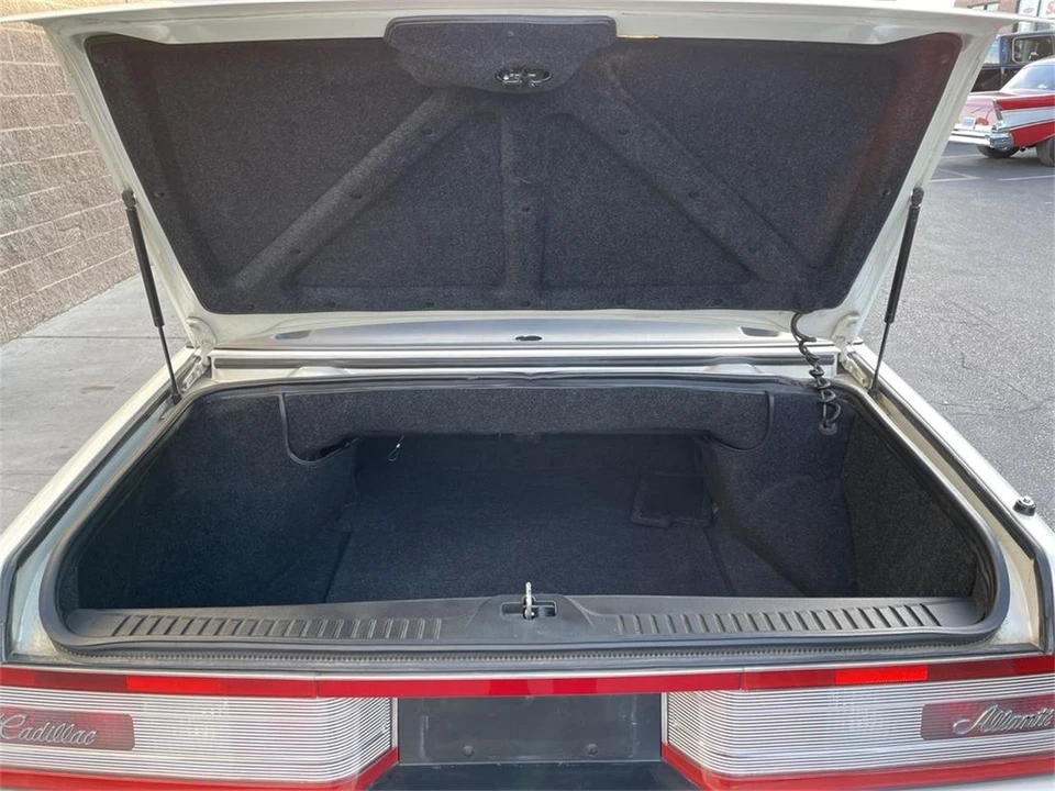 1991 Cadillac Allante - Image 24 of 31