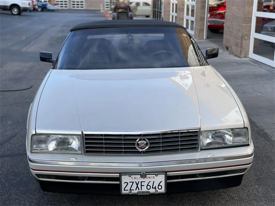 1991 Cadillac Allante - Image 16 of 31