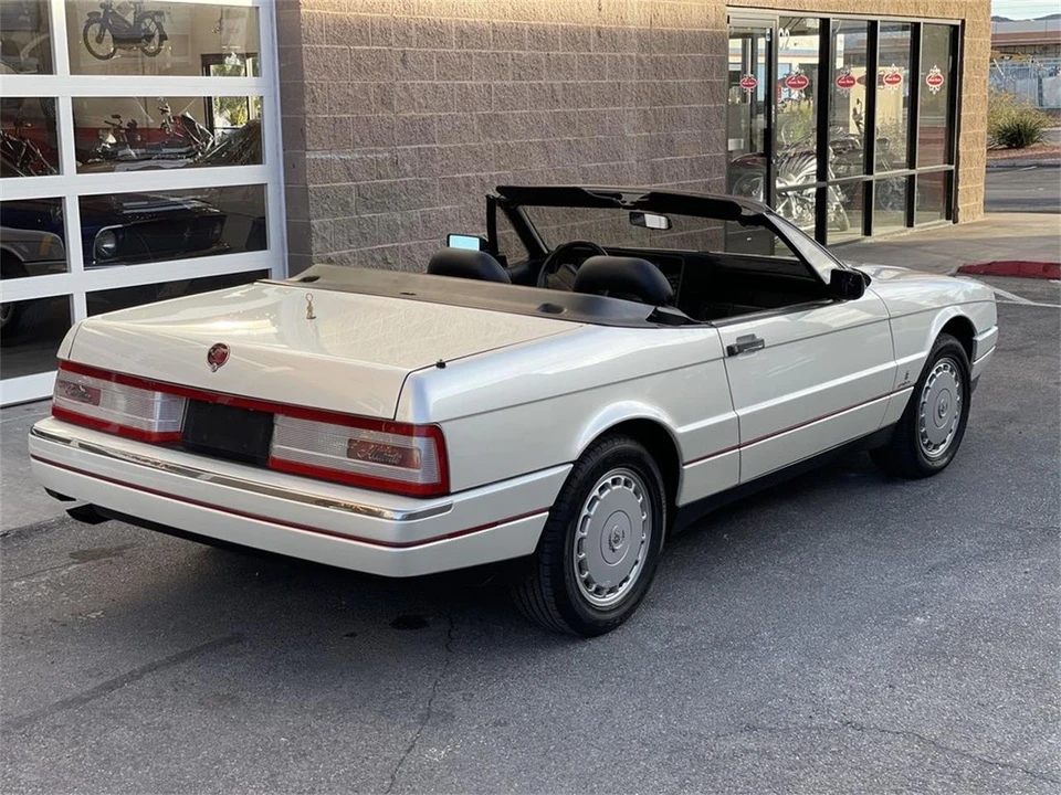 1991 Cadillac Allante - Image 4 of 31
