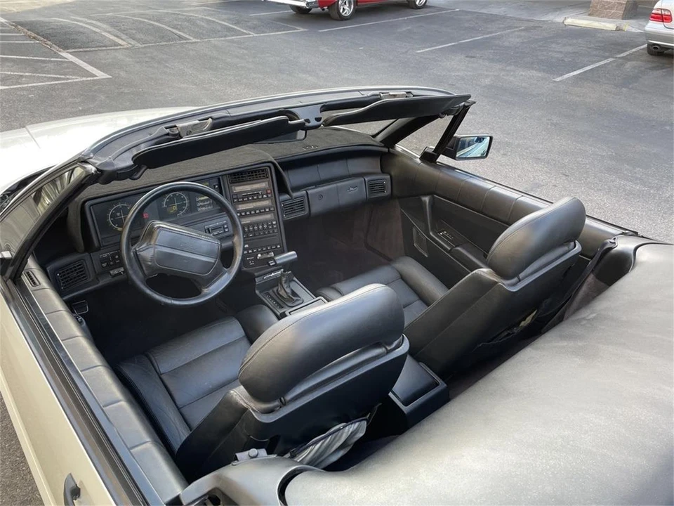 1991 Cadillac Allante - Image 10 of 31