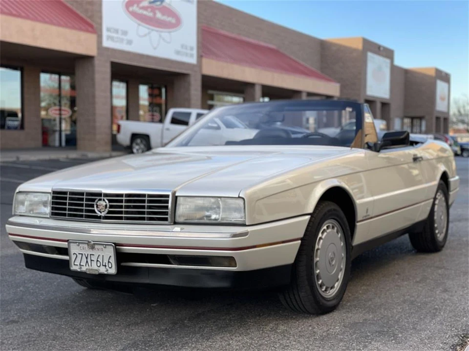 1991 Cadillac Allante - Image 8 of 31