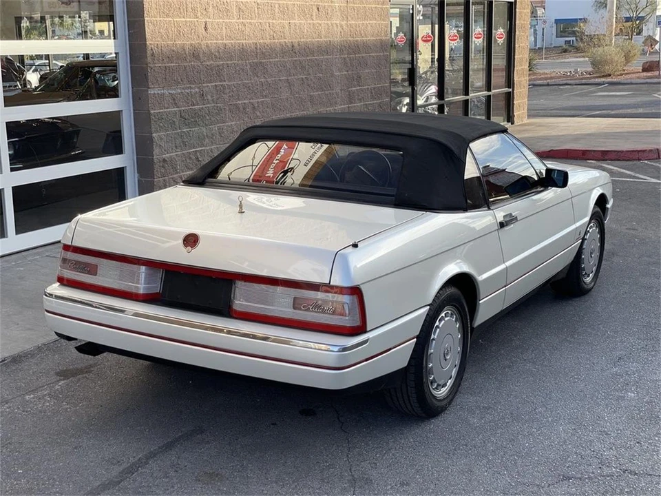 1991 Cadillac Allante - Image 22 of 31