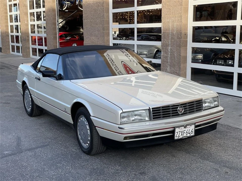1991 Cadillac Allante - Image 14 of 31