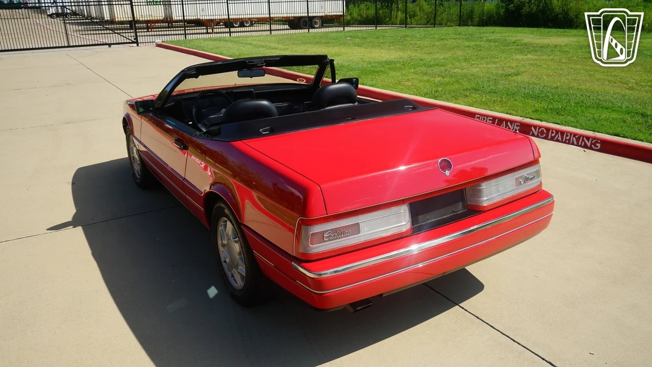1991 Cadillac Allante - Image 10 of 12