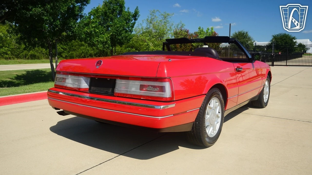 1991 Cadillac Allante - Image 17 of 21
