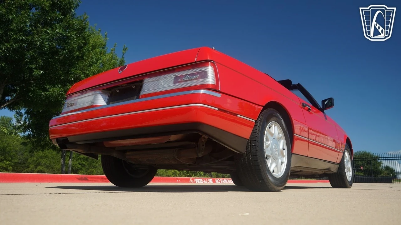 1991 Cadillac Allante - Image 18 of 21