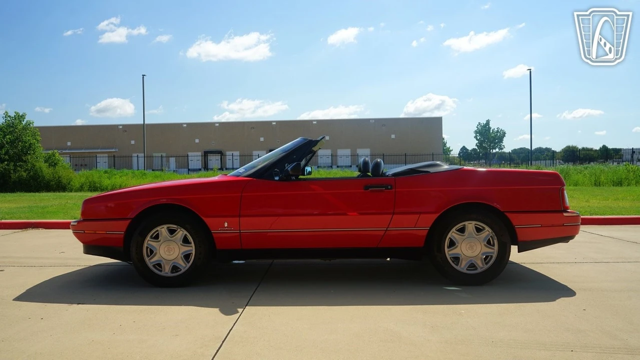 1991 Cadillac Allante - Image 8 of 21