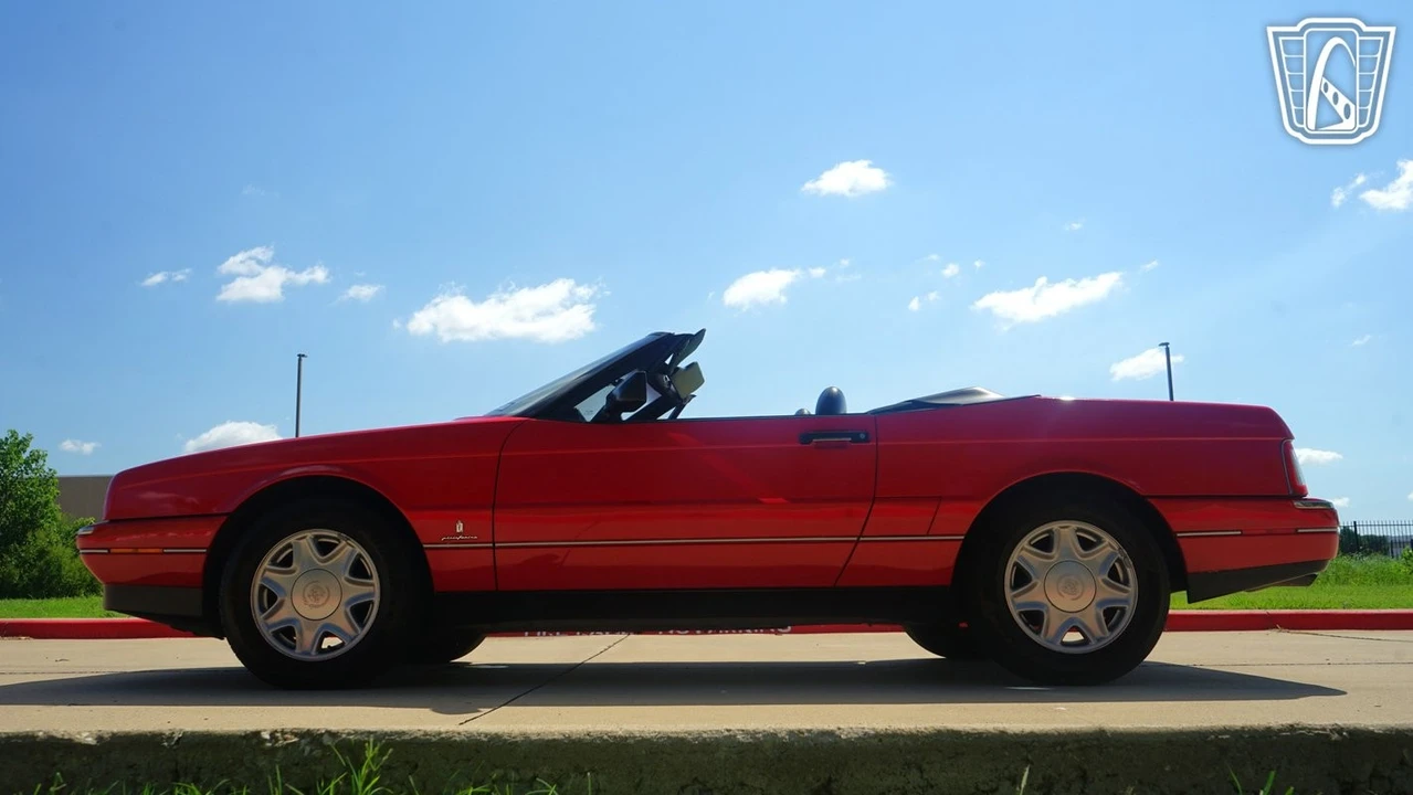 1991 Cadillac Allante - Image 9 of 12
