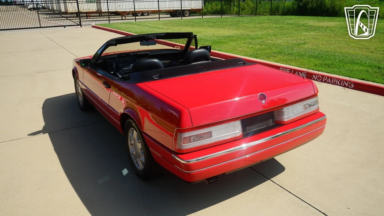 1991 Cadillac Allante - Image 10 of 21