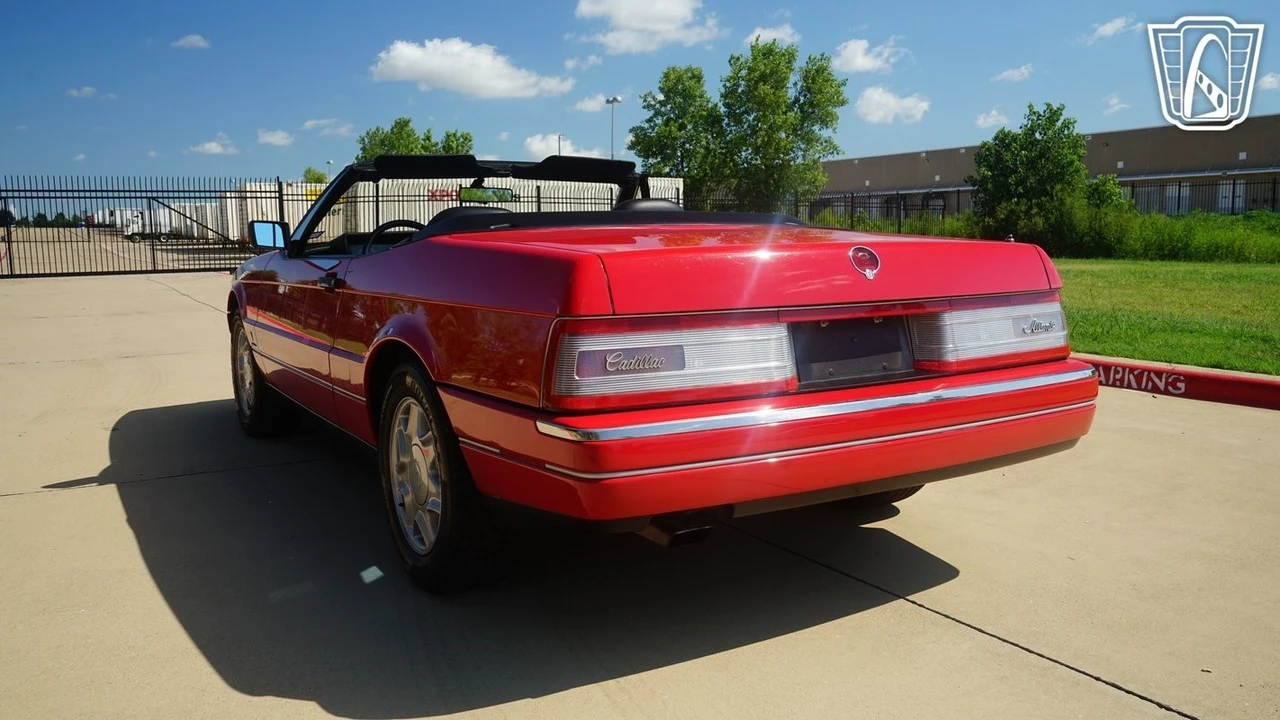 1991 Cadillac Allante - Image 11 of 21
