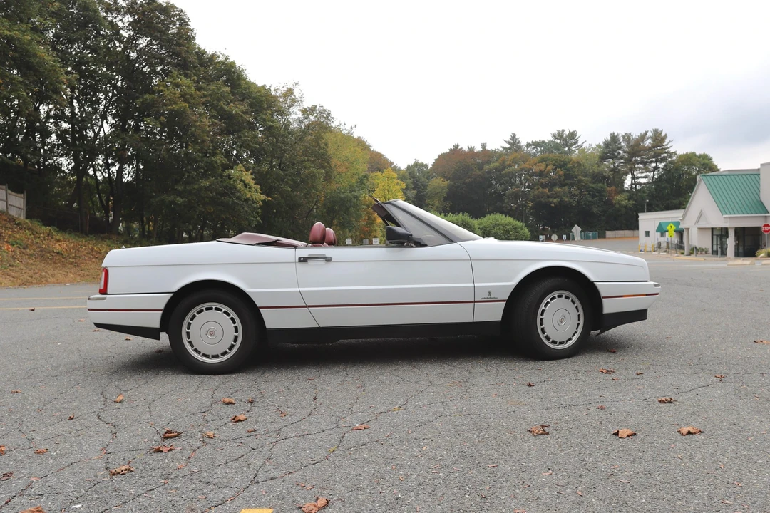 1991 Cadillac Allante - Image 16 of 31