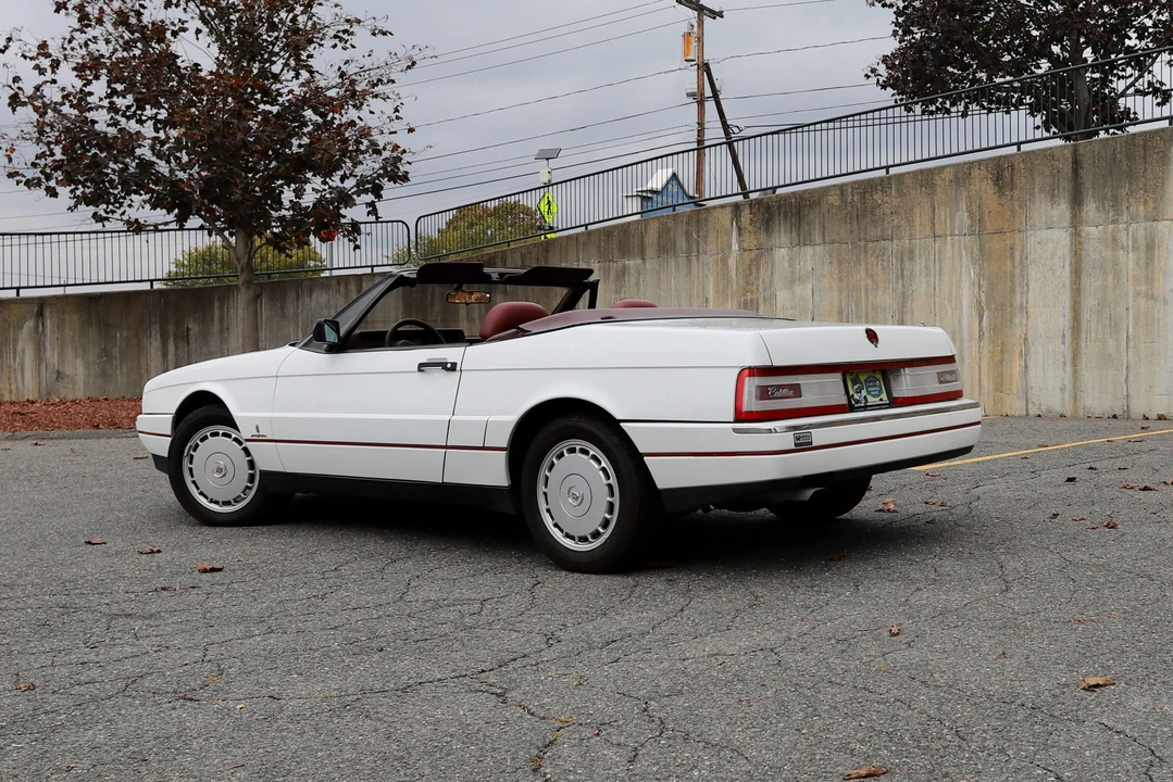 1991 Cadillac Allante - Image 8 of 31