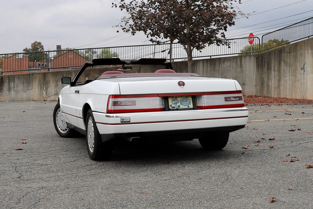 1991 Cadillac Allante - Image 9 of 31