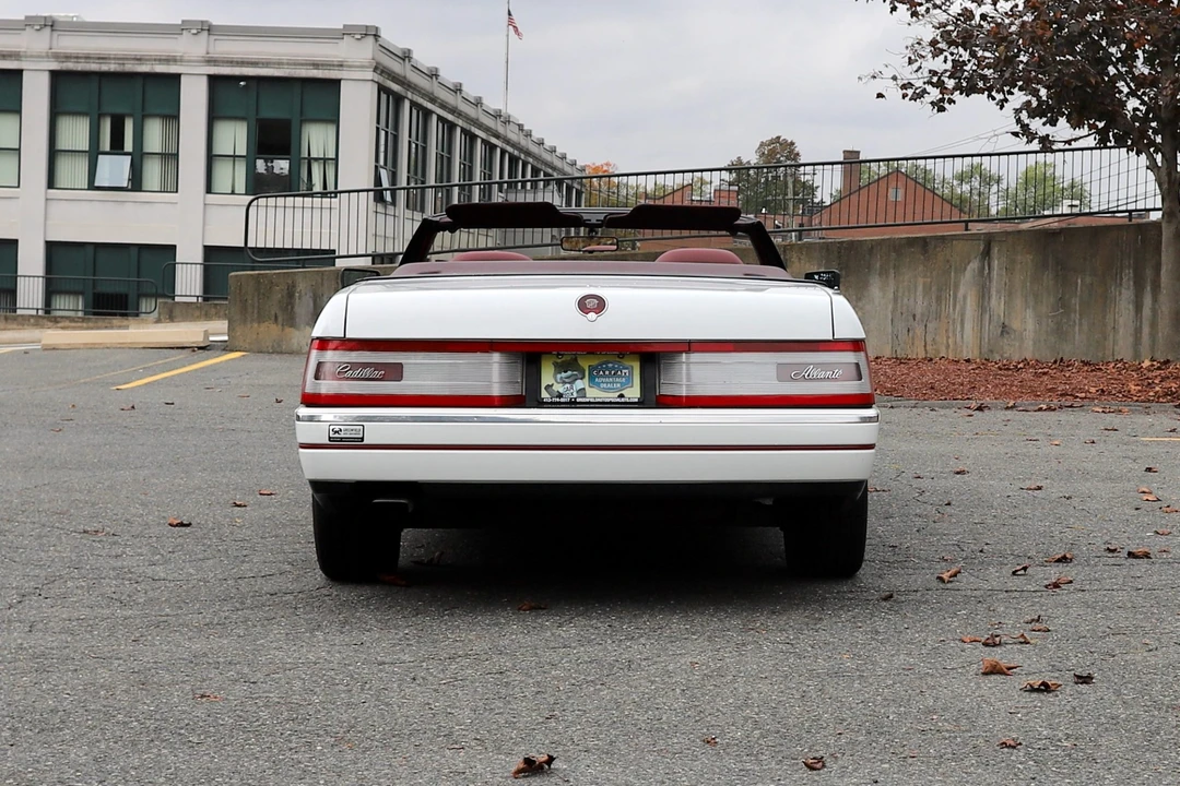 1991 Cadillac Allante - Image 10 of 31