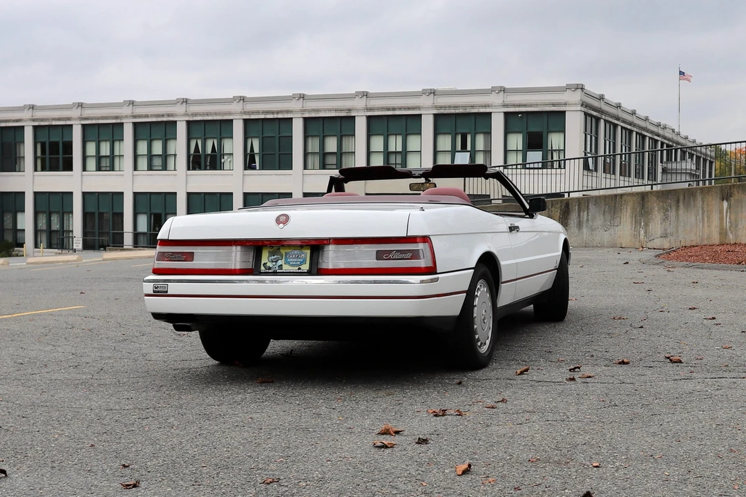 1991 Cadillac Allante - Image 11 of 31