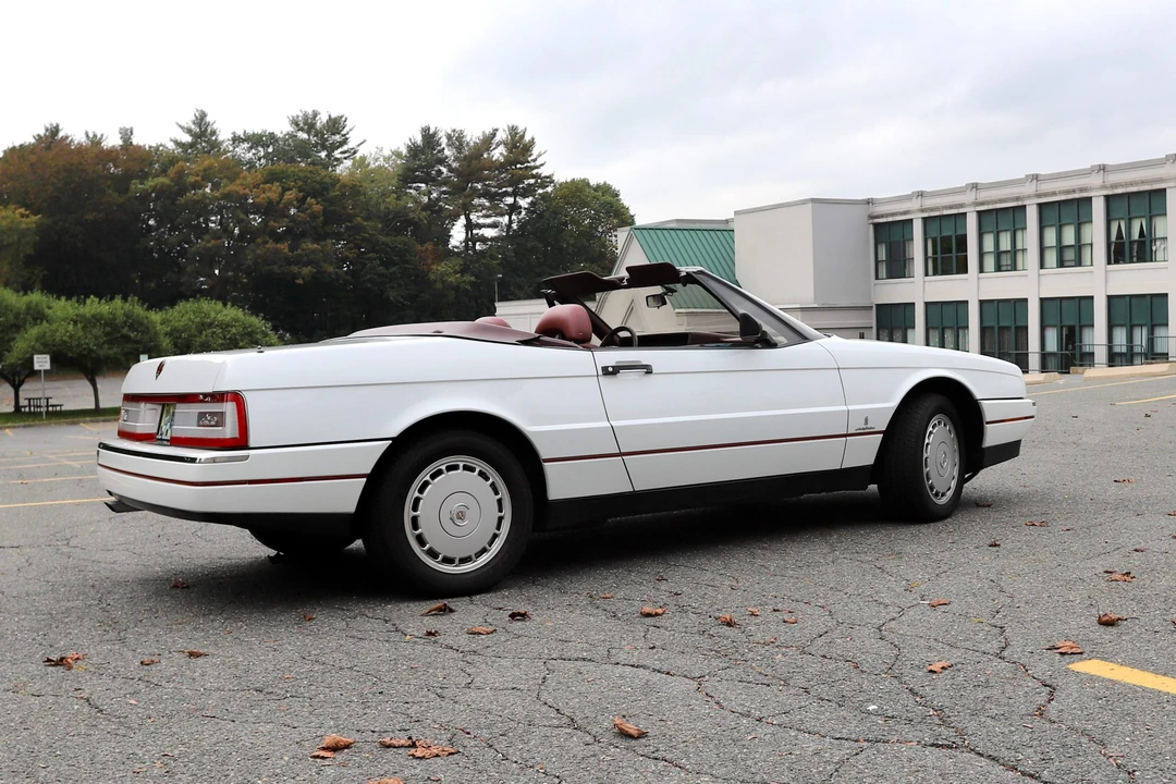 1991 Cadillac Allante - Image 13 of 31