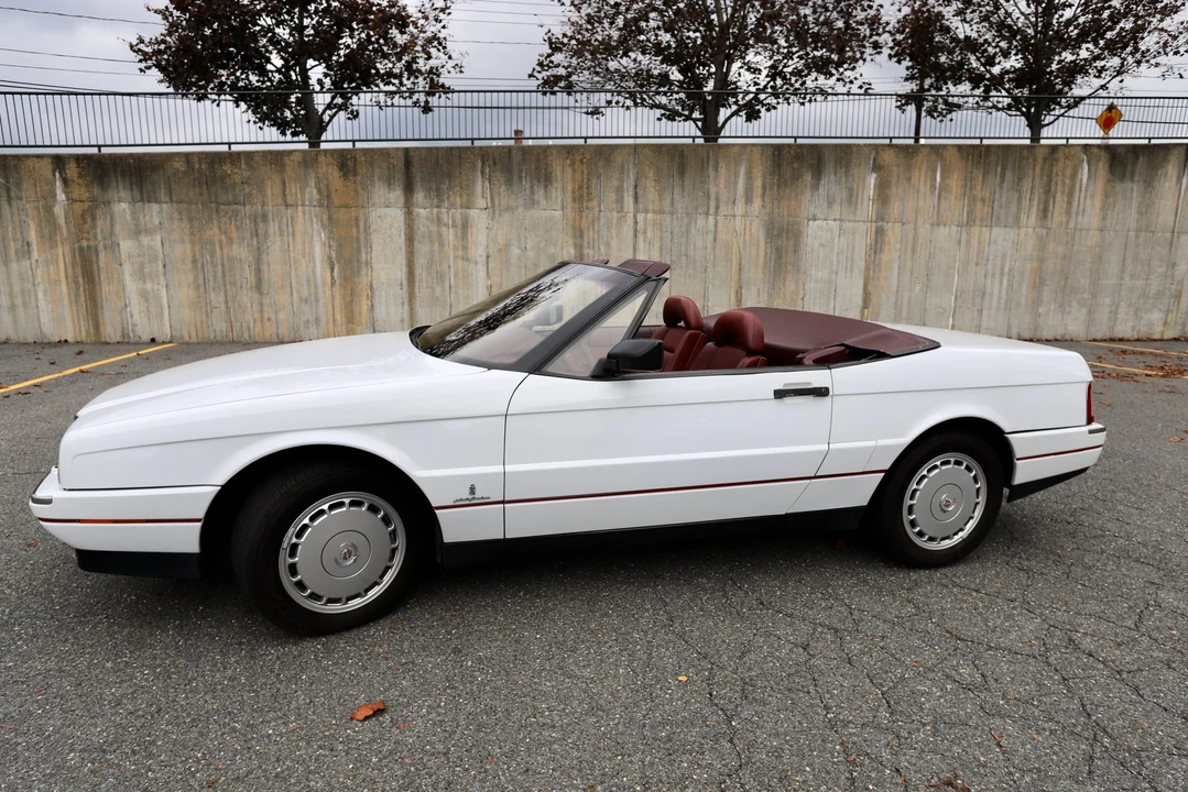 1991 Cadillac Allante - Image 26 of 31