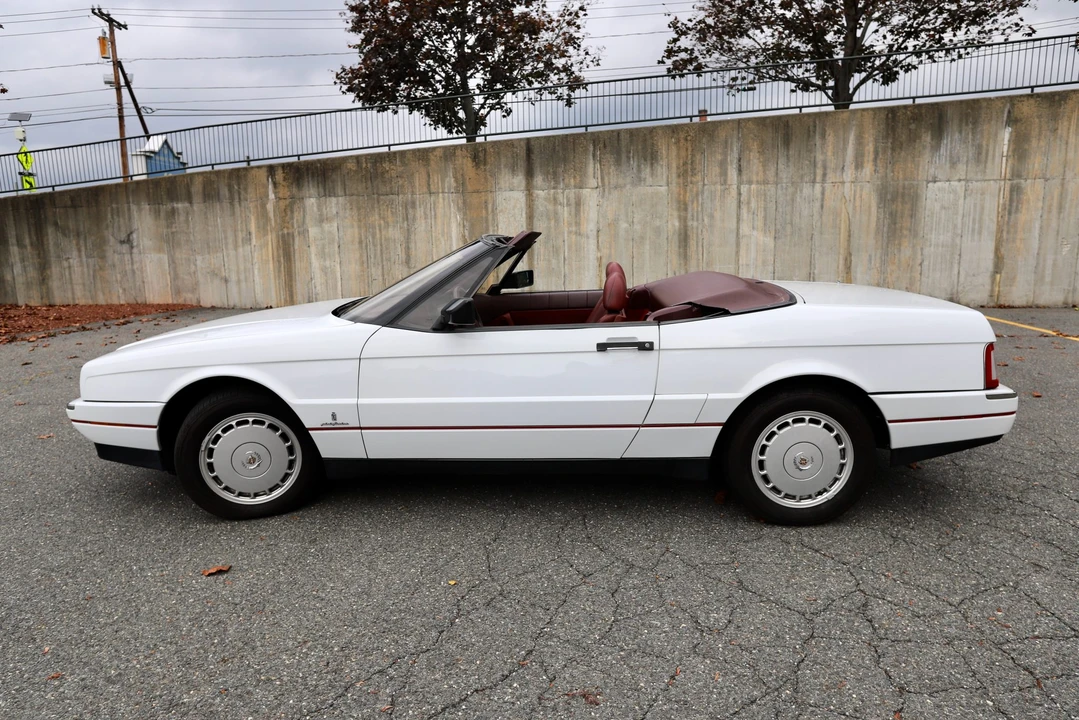 1991 Cadillac Allante - Image 27 of 31