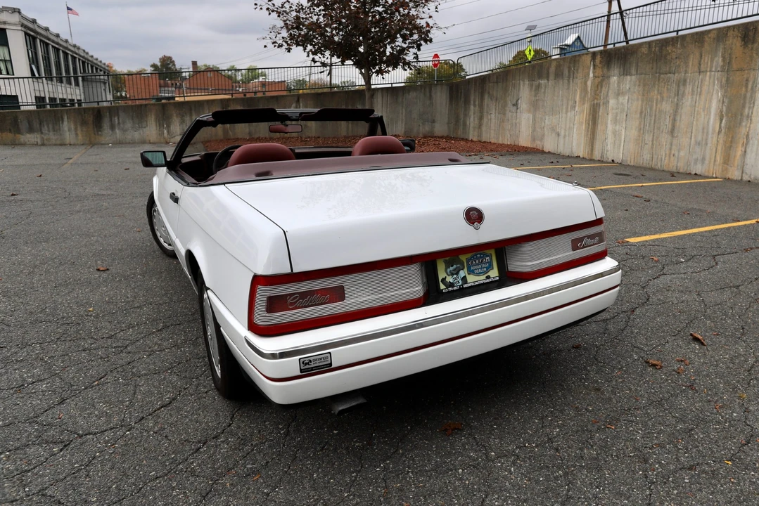 1991 Cadillac Allante - Image 29 of 31