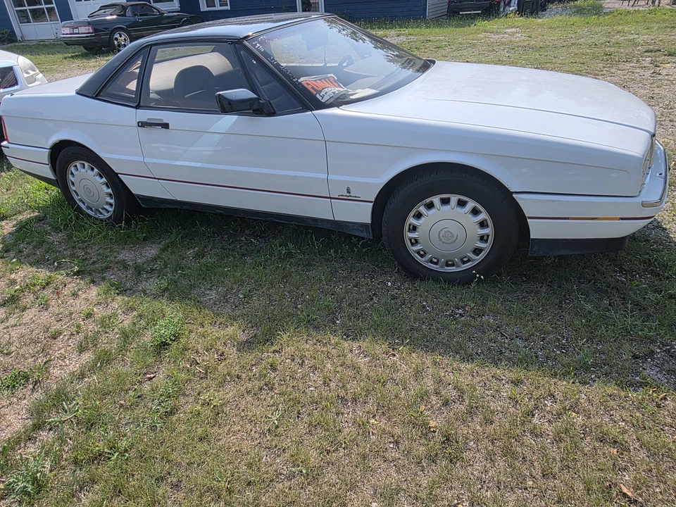 1991 Cadillac Allante - Image 8 of 12