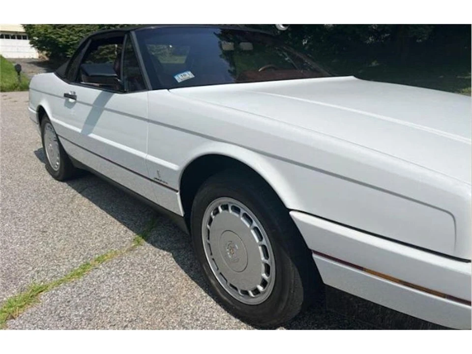 1991 Cadillac Allante - Image 11 of 21