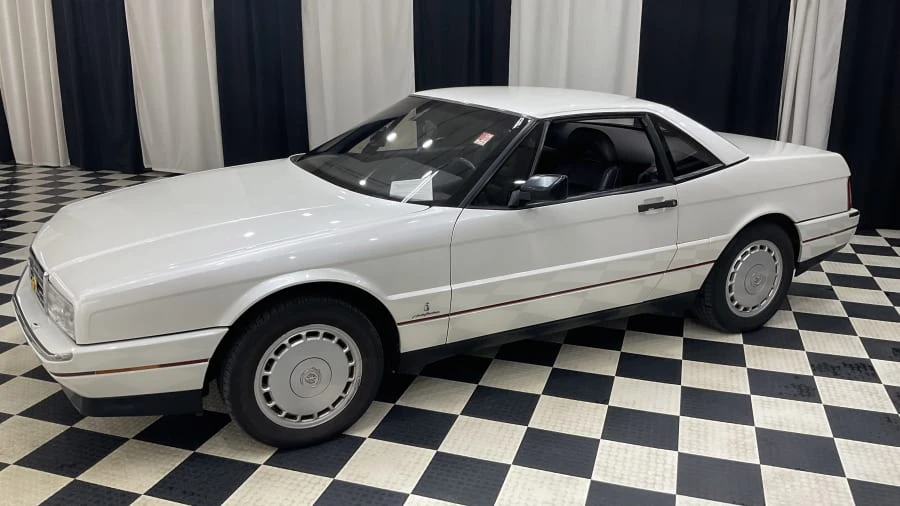 1991 Cadillac Allante - Image 11 of 15