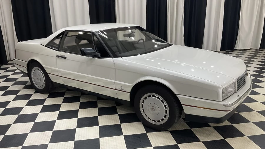 1991 Cadillac Allante - Image 12 of 15