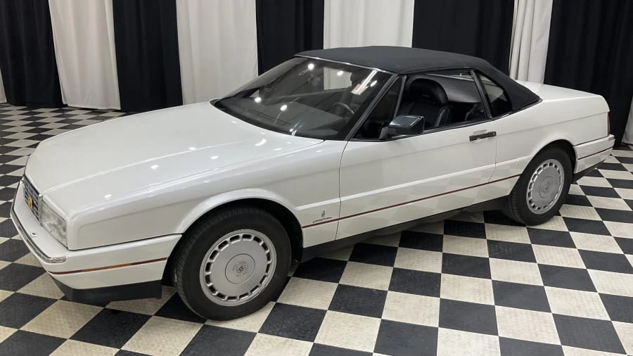 1991 Cadillac Allante - Image 10 of 15