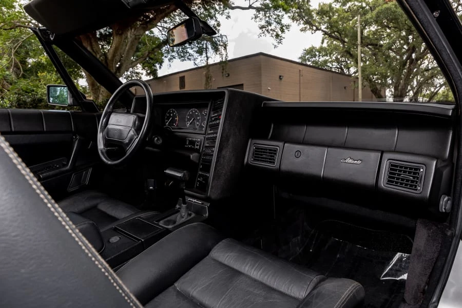 1991 Cadillac Allante - Image 28 of 31