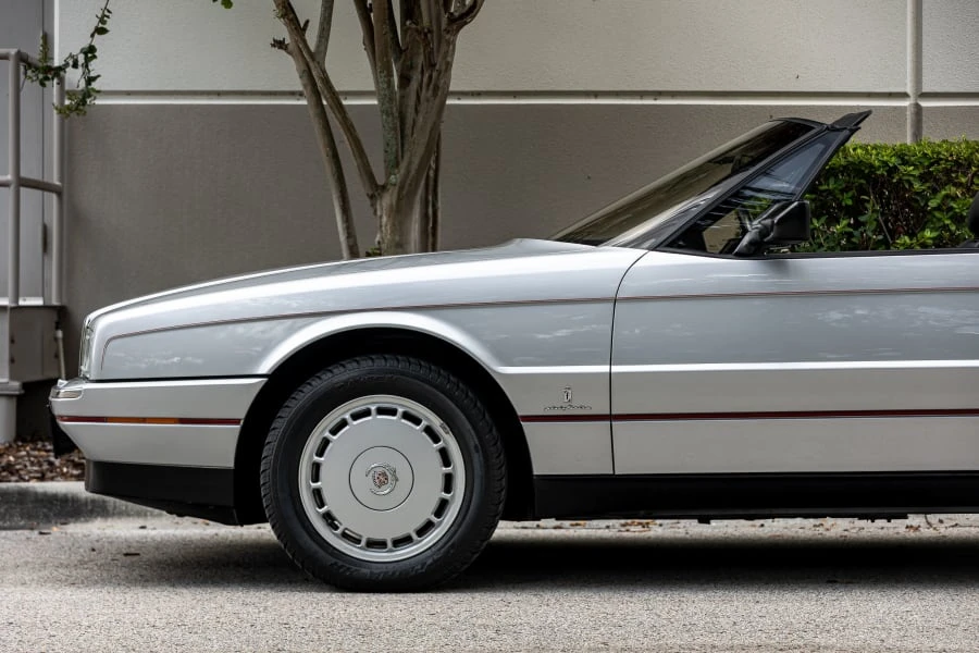 1991 Cadillac Allante - Image 8 of 31