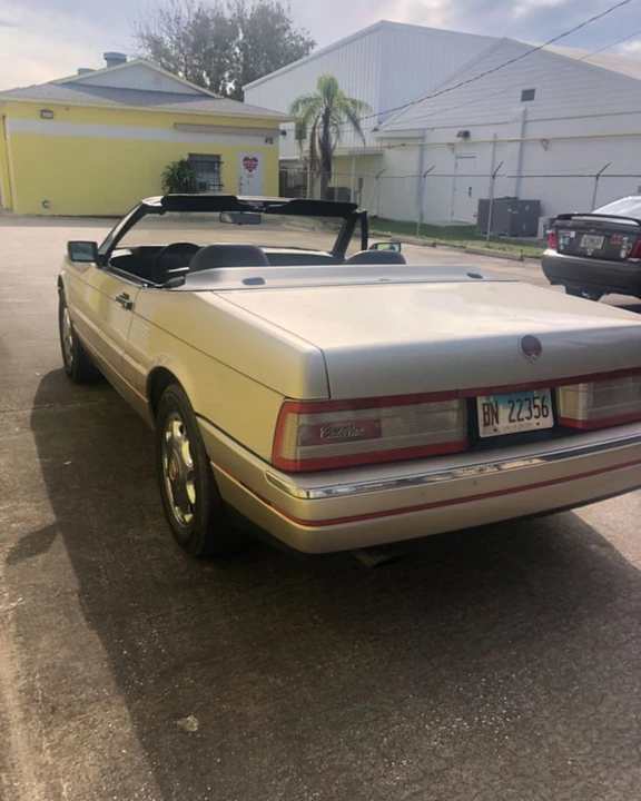 1991 Cadillac Allante - Image 5 of 10