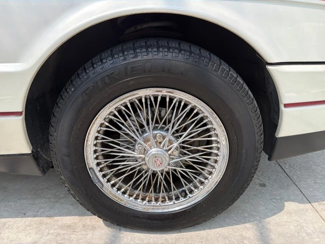 1991 Cadillac Allante - Image 23 of 31