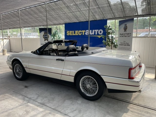 1991 Cadillac Allante - Image 16 of 31