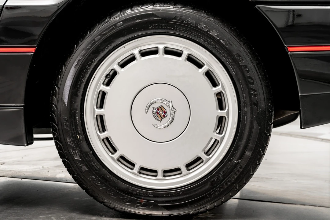 1991 Cadillac Allante - Image 11 of 21