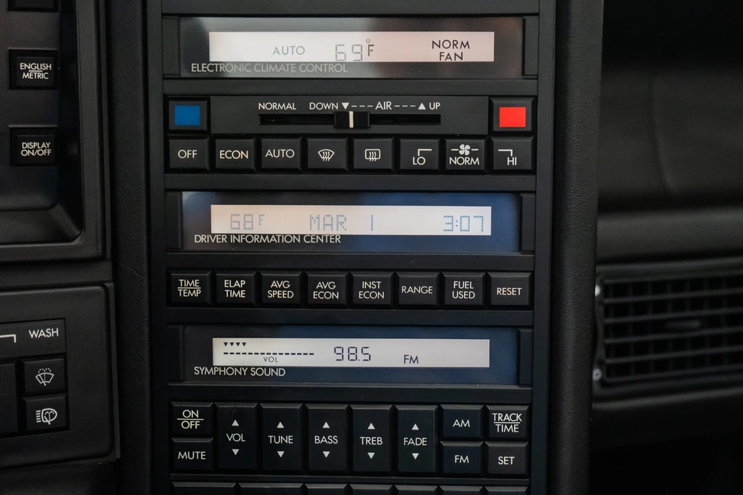 1991 Cadillac Allante - Image 17 of 21